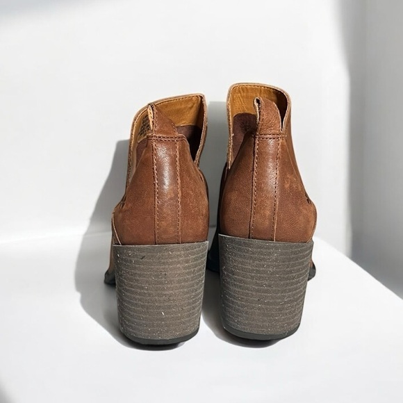 🌻NEW Lucky Brand Branndi Heeled Brown Leather Bootie Women's Size 9 /40 - Picture 4 of 12